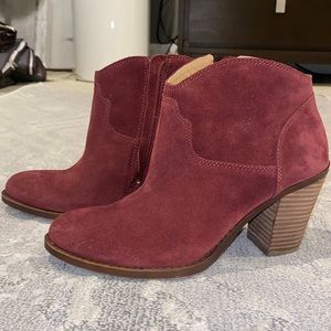 Lucky brand burgundy booties size 8